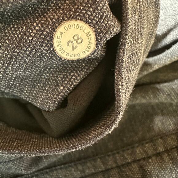 Lululemon ABC Pant Skinny Tech Canvas Shorts Heathered Deep Navy Men's 28 EUC - Picture 4 of 7